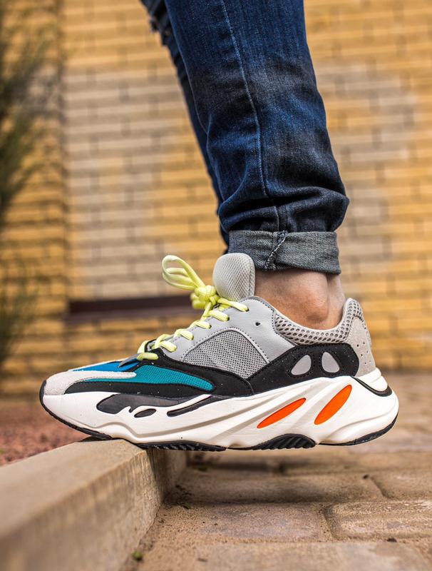 Yeezy cheap 700 solid