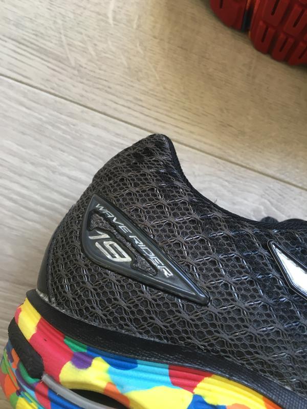 mizuno wave rider 19 osaka