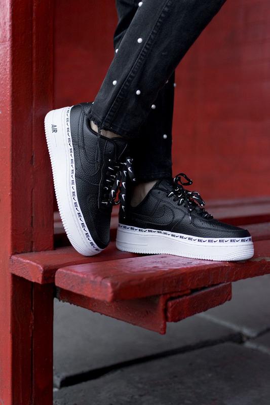 Nike air force 1 07 premium black white best sale