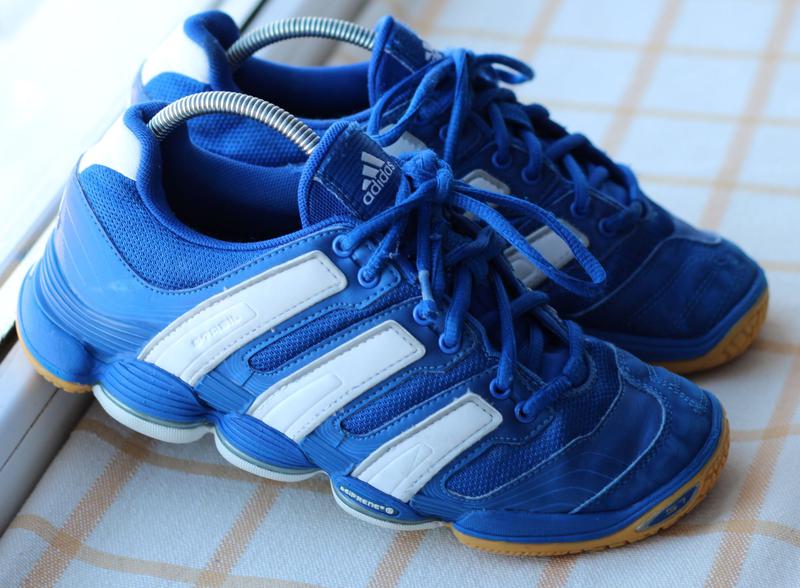 adidas stabil blue