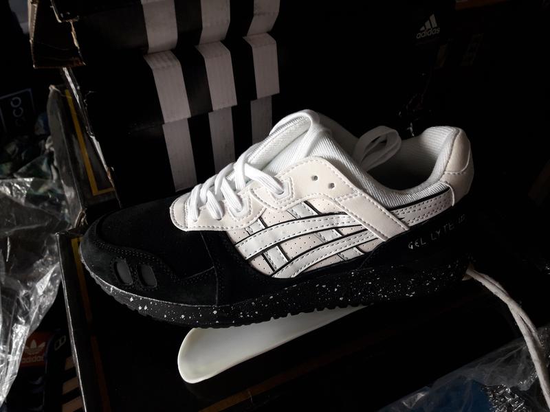 Reigning champ asics cheap gel lyte iii grey