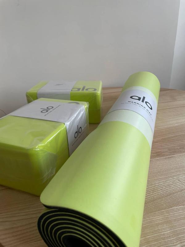 Alo yoga mat blocks