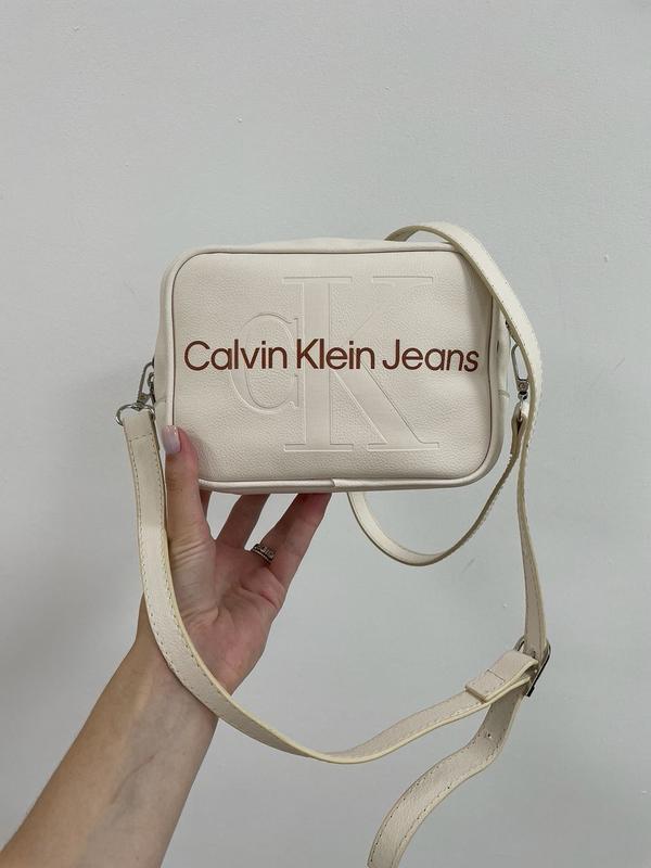 Calvin klein small crossbody bag hotsell