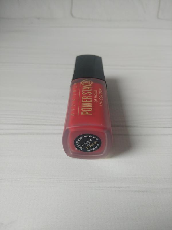 Супер стойкая жидкая губная помада resilient red avon — цена 103 грн в ...