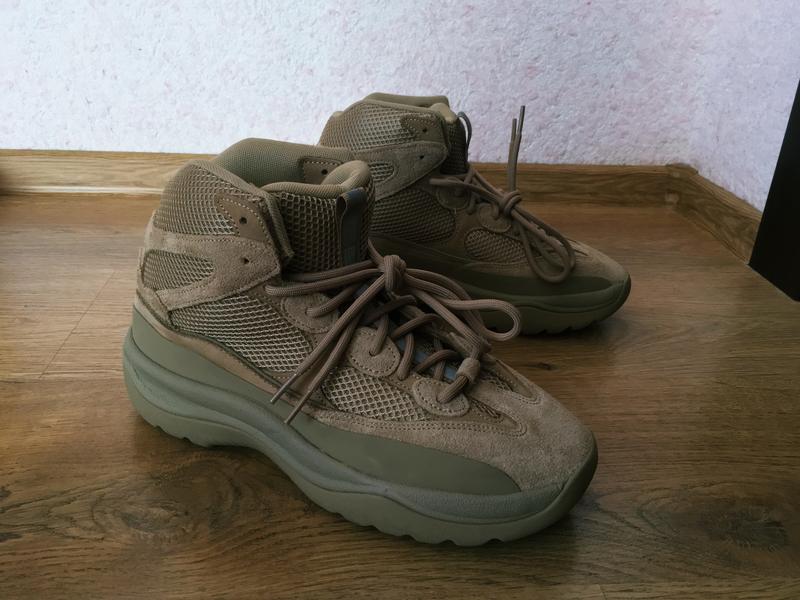 desert boot rock