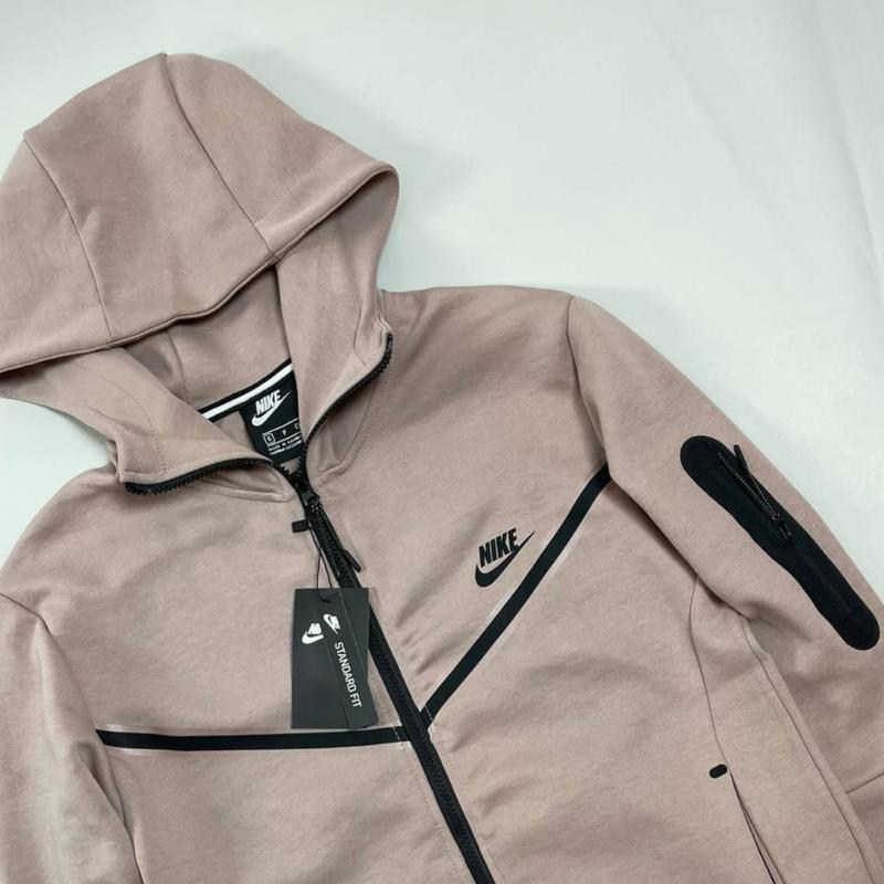 Nike tech fleece fit hotsell