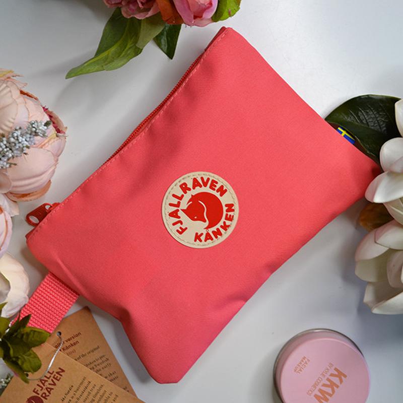 Косметичка пенал kånken gear pocket коралового розмір 21х14 см — ціна