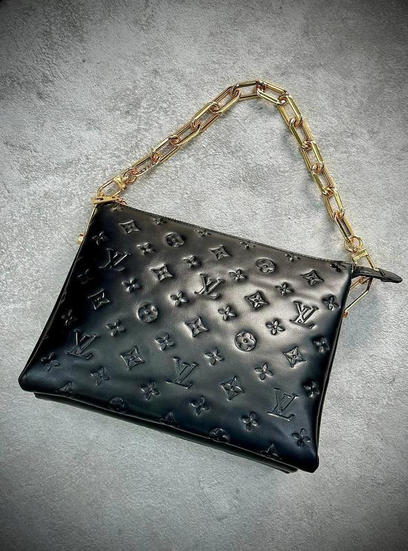 louis vuitton 4500 142140274 Louis Vuitton Sobe pouch in burgundy patent leather