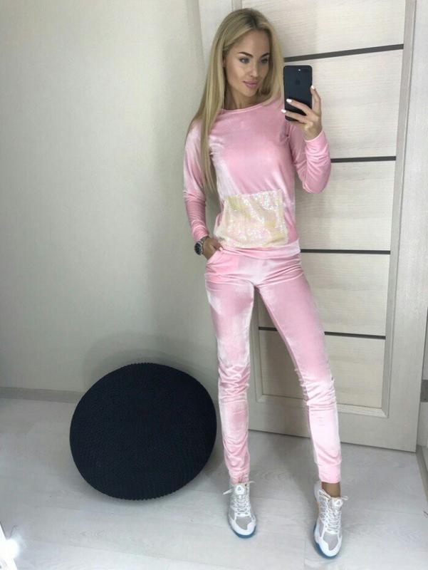 Женский велюровый костюм двойка