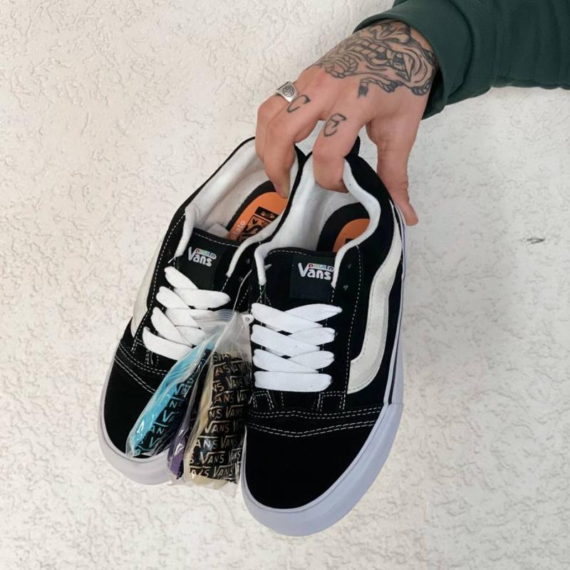 Vans old skool sweatshirt hotsell