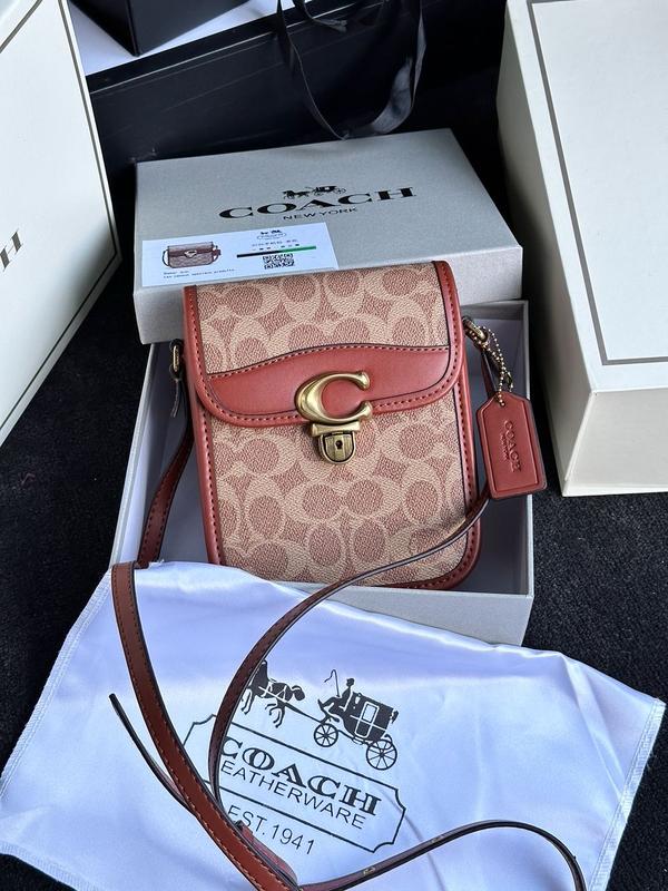 👜 coach tall studio phone crossbody bag — цена 2850 грн в