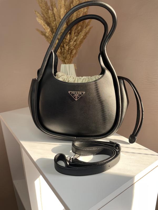 Женская сумка в стиле prada прада черная с мишёчком — цена 1250 грн в ...