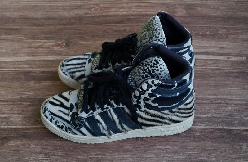 adidas originals top ten hi. 40. Adidas 700