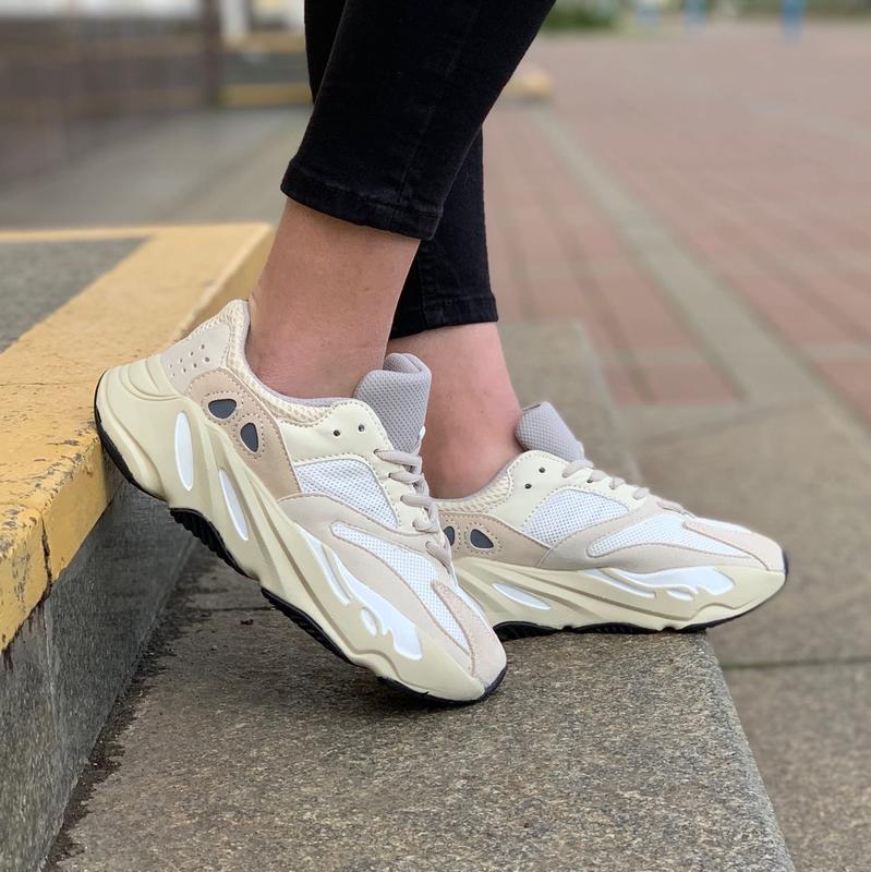 yeezy 700 beige