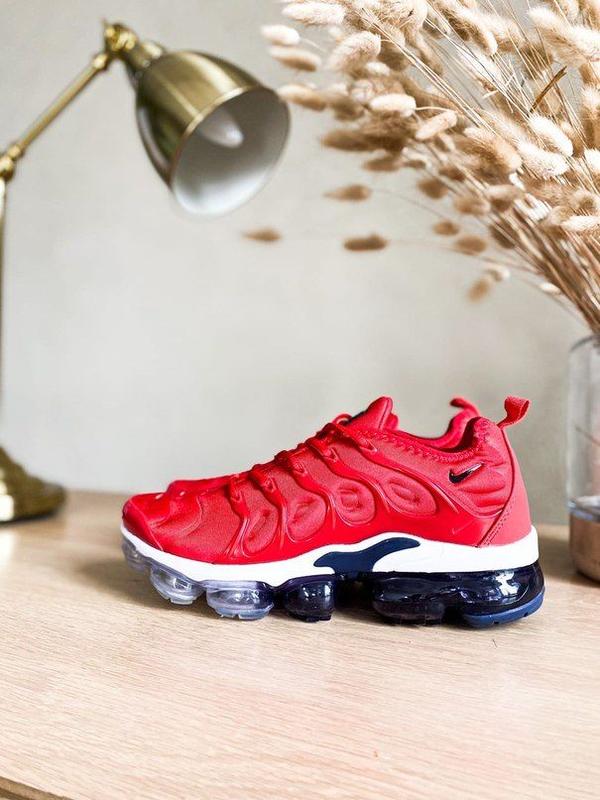 White red store vapormax plus