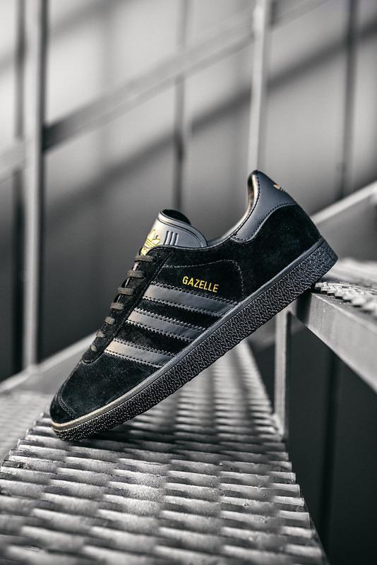 Adidas gazelle black and gold sales