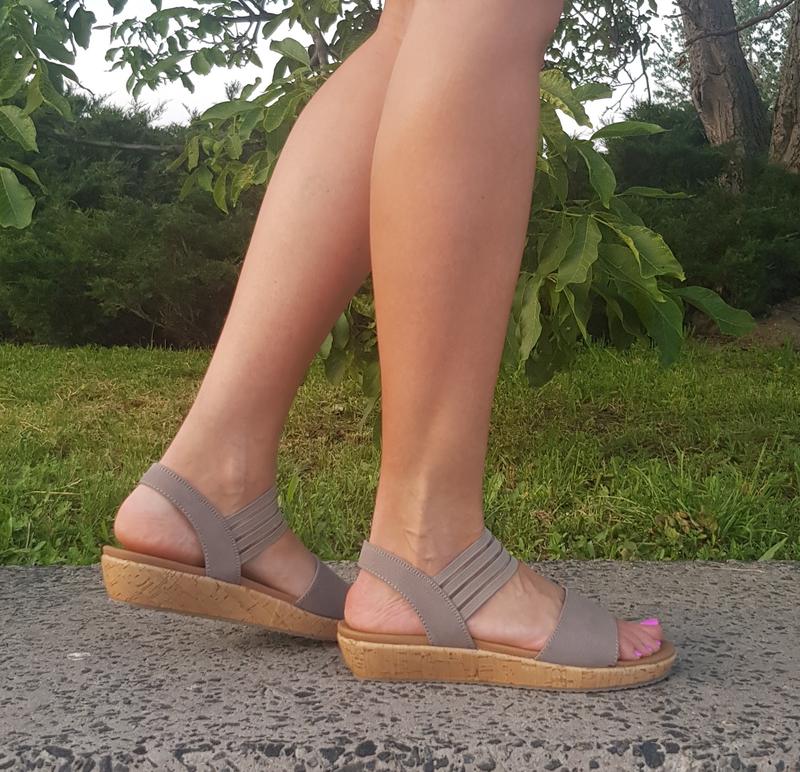 skechers brie lo profile