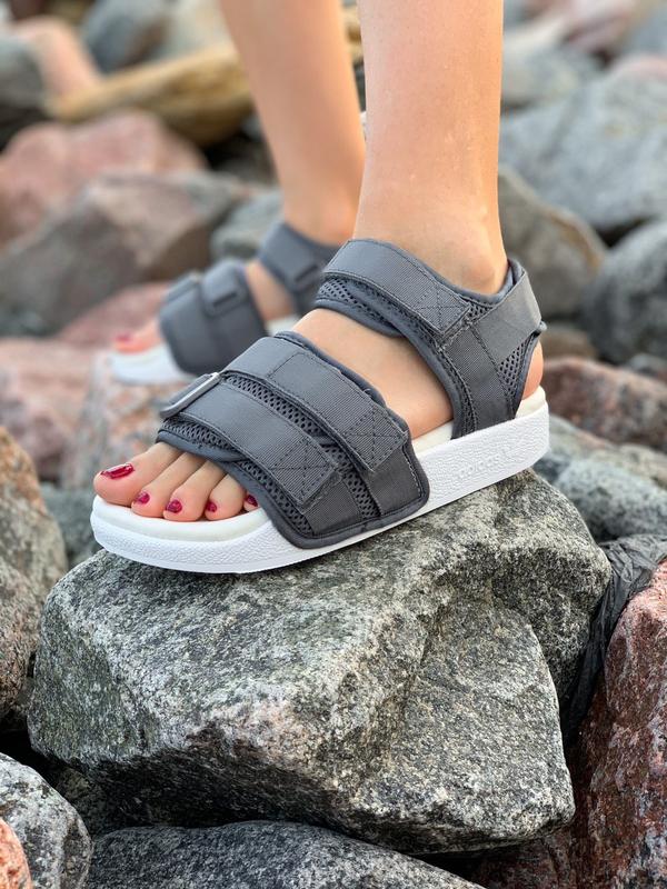 Стильные сандали adidas adilette sandals grey сандалі босоніжки босоножки —  цена 1495 грн в каталоге Босоножки ✓ Купить женские вещи по доступной цене  на Шафе | Украина #40175434