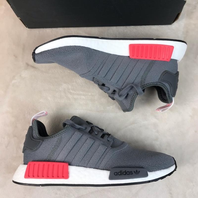 Легкие летние кроссовки adidas originals nmd r1 bd7730 - оригинал: купить по доступной цене в Киеве и Украине | SHAFA.ua