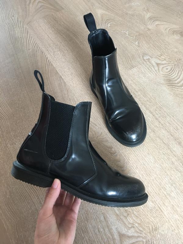 dr martens flora black arcadia