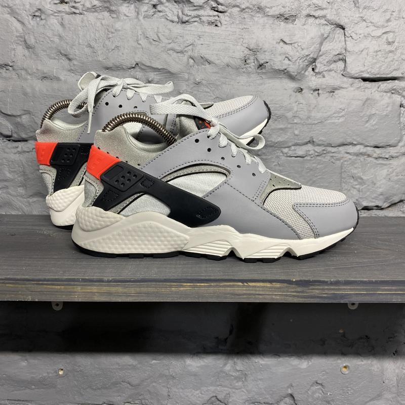 144889975 Nike huarache grey fog team orange 1800 Dunk High WMNS White Salmon 2022