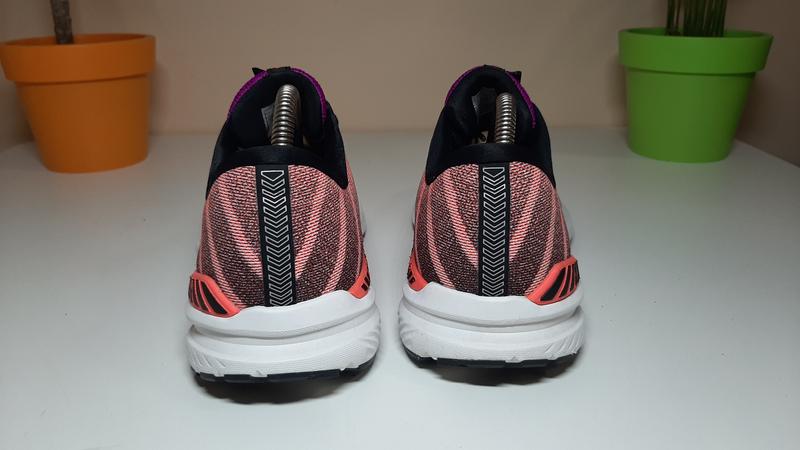 brooks ravenna 10 coral