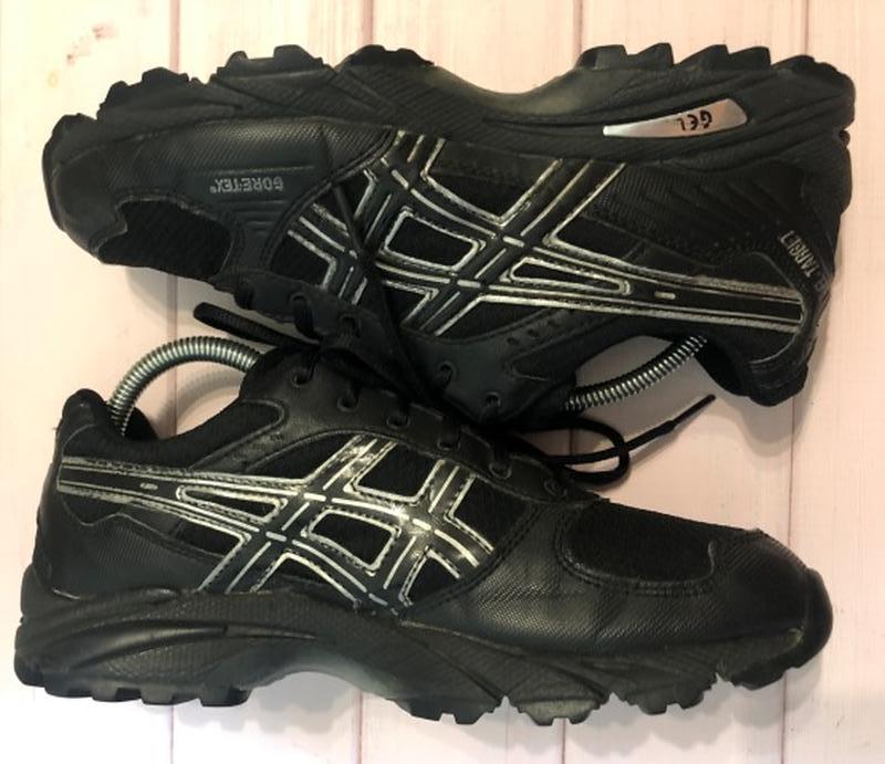 asics gel target gore tex