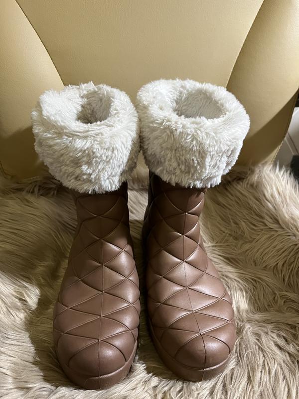 Crocs snowboot hot sale