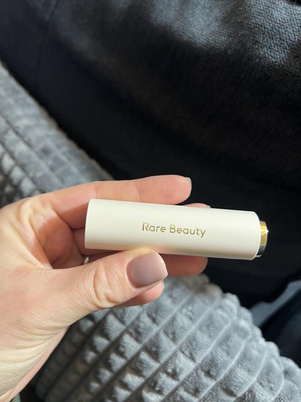 Помада rare beauty humble — цена 699 грн в каталоге Помада для губ ...
