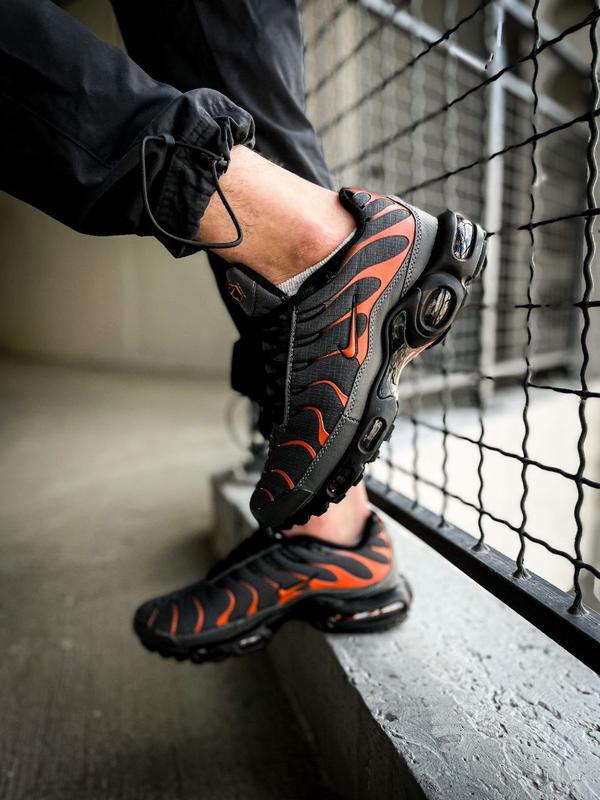 Nike tn air max plus grey orange best sale