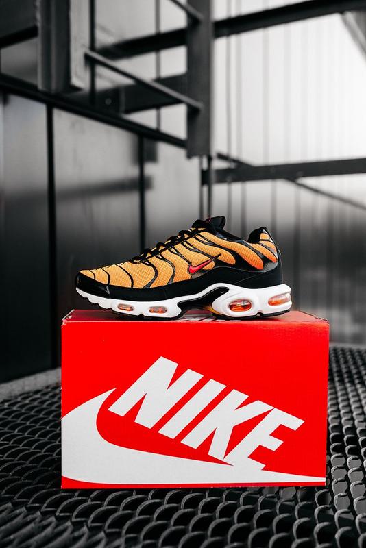 nike air max plus og orange tiger