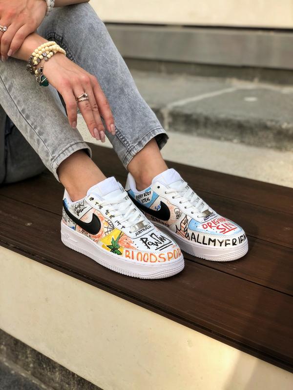 Крутые яркие женские кроссовки nike air force 1 grafitti белые с принтом —  цена 1850 грн в каталоге Кроссовки ✓ Купить женские вещи по доступной цене  на Шафе | Украина #41875660