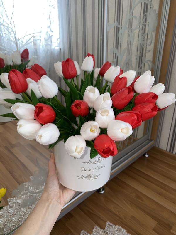 Гелевые тюльпаны выглядят как живые которые никогда не запятствуют ...