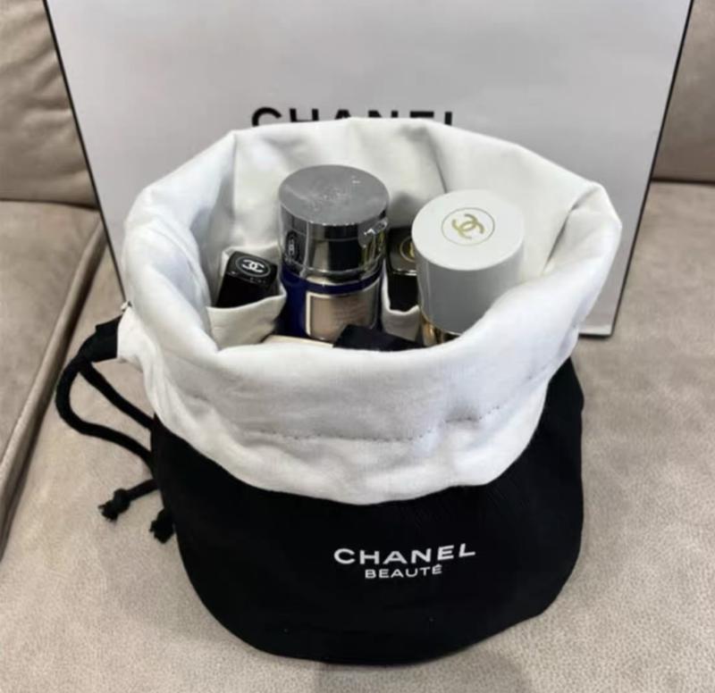Косметичка vip gift в коробке — цена 700 грн в каталоге Косметички ...
