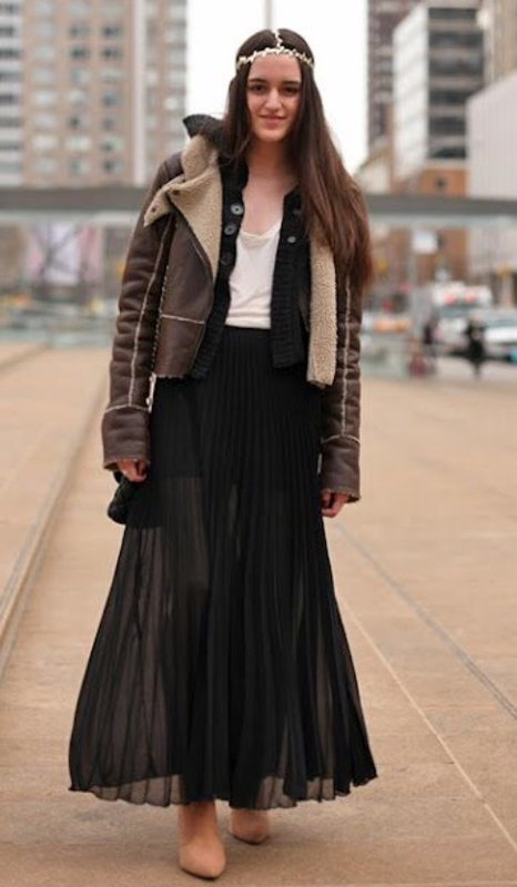 длинная юбка. коричневая кожаная юбка. какую куртку с длинной юбкой. зимние образы с длинной юбкой. полупальто с длинной юбкой.