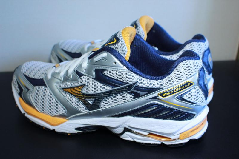 mizuno wave ultima 2
