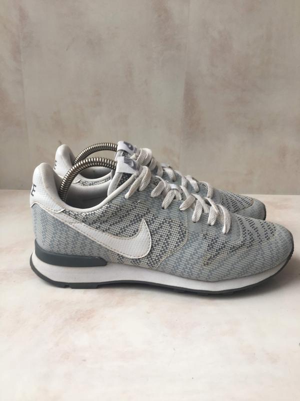 Nike internationalist 39 2025
