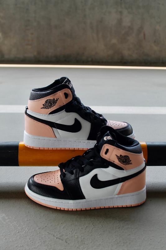 pink toe jordan 1