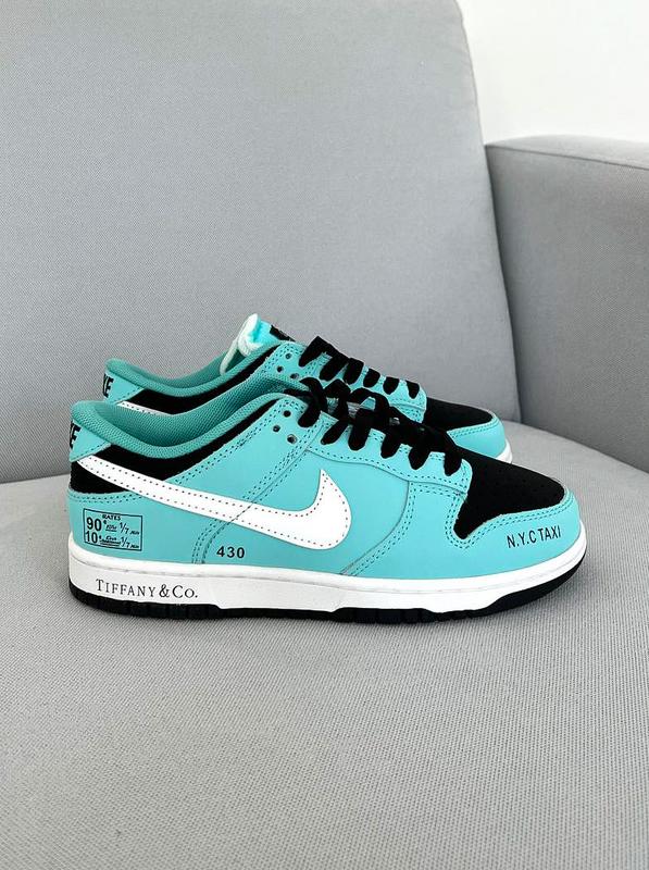 Прекрасные женские кроссовки nike sb dunk low x tiffany & co nyc