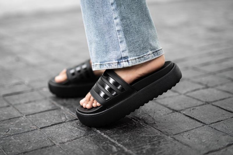 Шльопанці, літнє взуття, пантолети adidas adilette platform slides