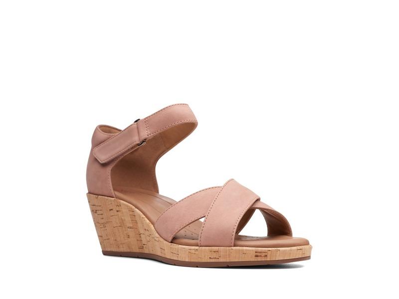 clarks un plaza cross