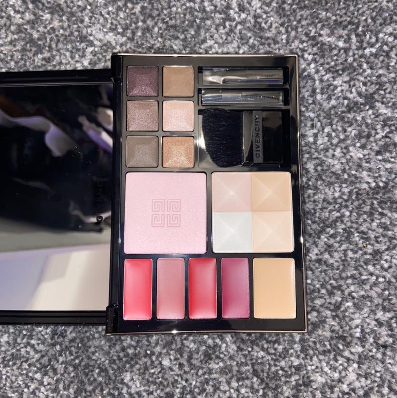 GIVENCHY トラベルメイクパレット ESSENTIAL SPALETTE 【公式通販】