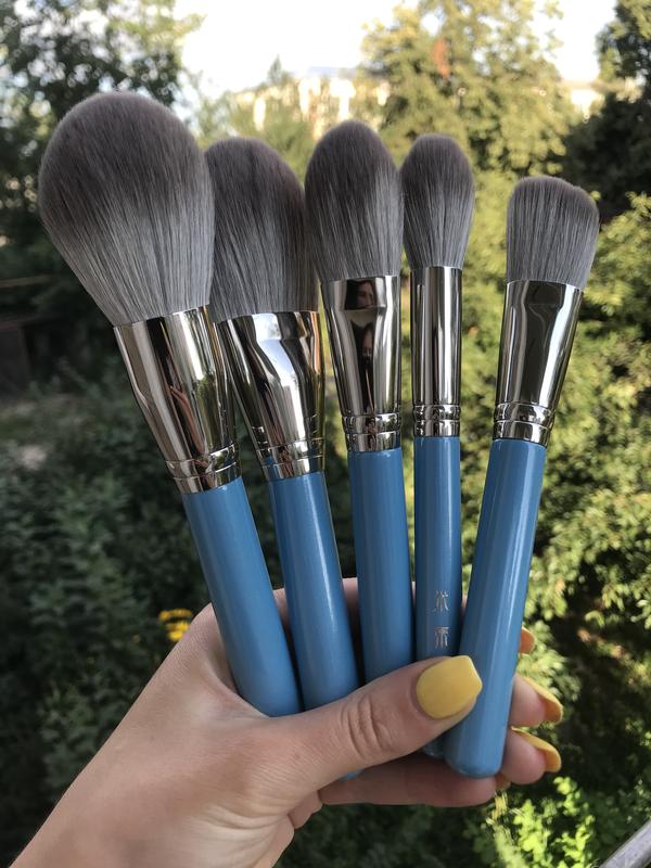 Кукурузный крахмал. Кисть для пудры из кукурузного волокна. Кисти из кукурузного волокна май дестини. Кукурузная кисть. Кукурузная кисть.