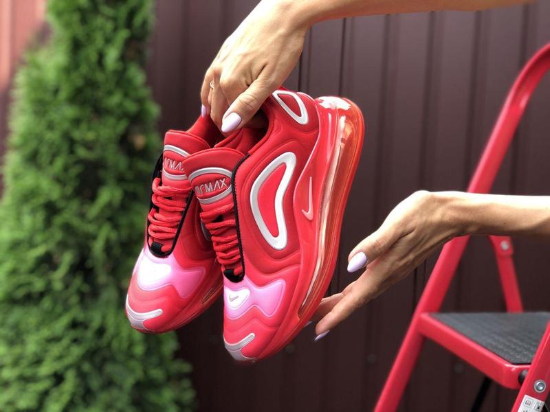 Nike sales 720 40