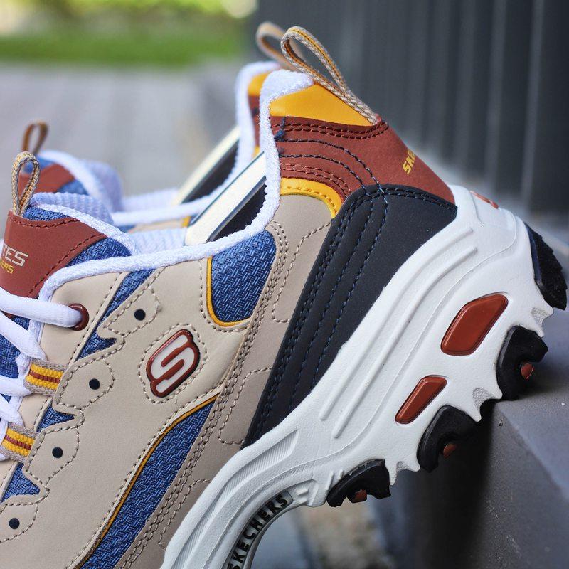 52675 skechers
