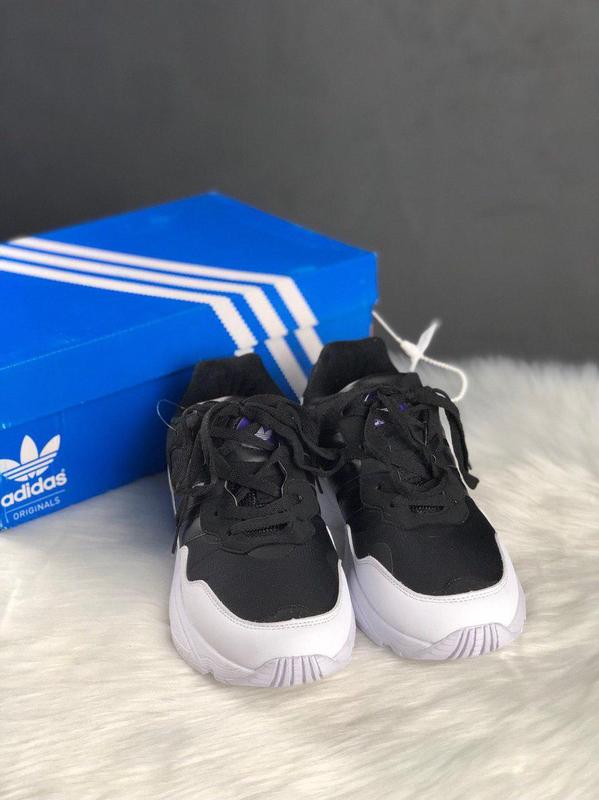 Adidas yung 95 black white — цена 1590 грн в каталоге Кроссовки ✓ Купить  женские вещи по доступной цене на Шафе | Украина #45172592