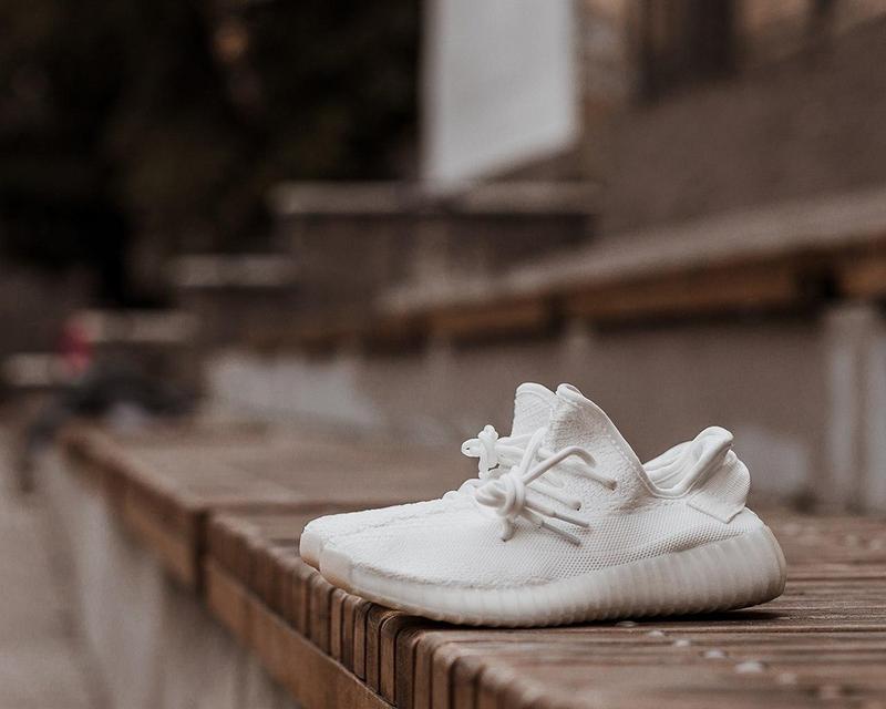 Yeezy 350 cheap triple white adidas