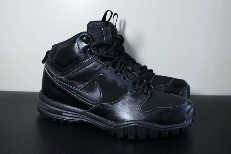 nike dual fusion hills mid leather