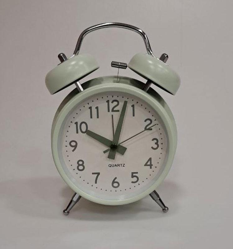 Часы будильник clock на батарейке аа настольные часы с будильником ...