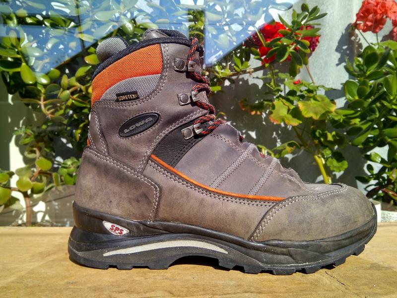 Lowa khumbu store gtx mid